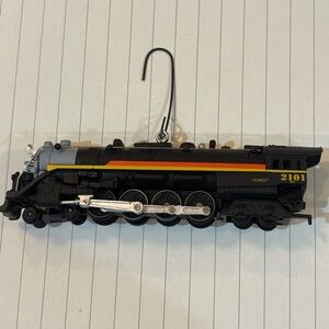 Hallmark Keepsake 2001 Ornament Lionel Chessie Steam Special Locomotive Train